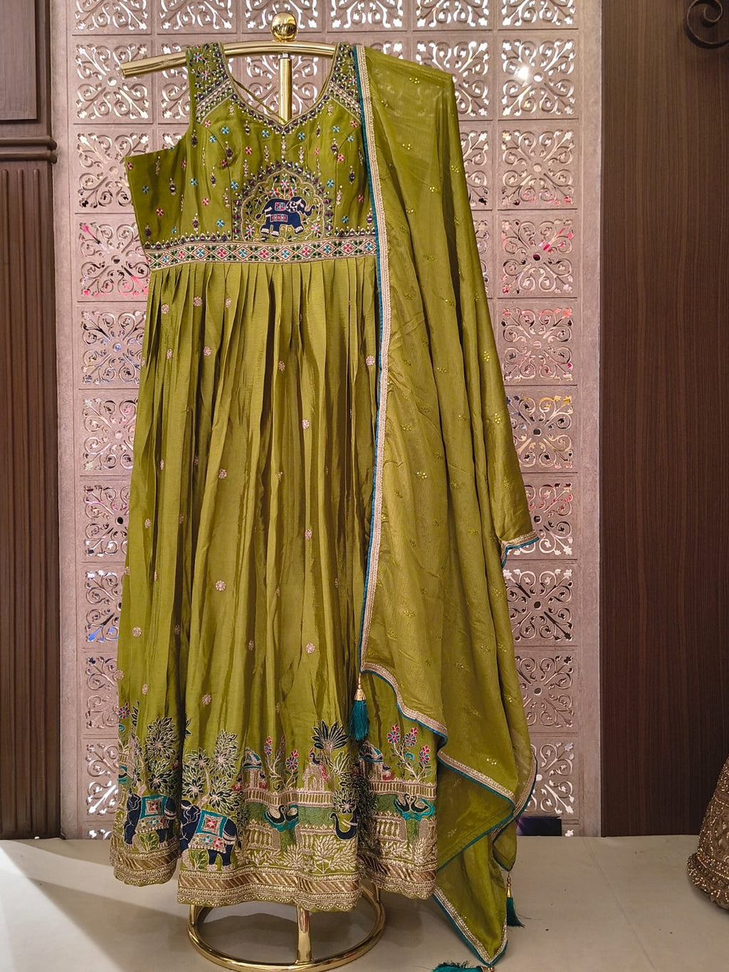 FUNCTIONAL FESTIVE OCCASSION PARTY WEAR GOWN