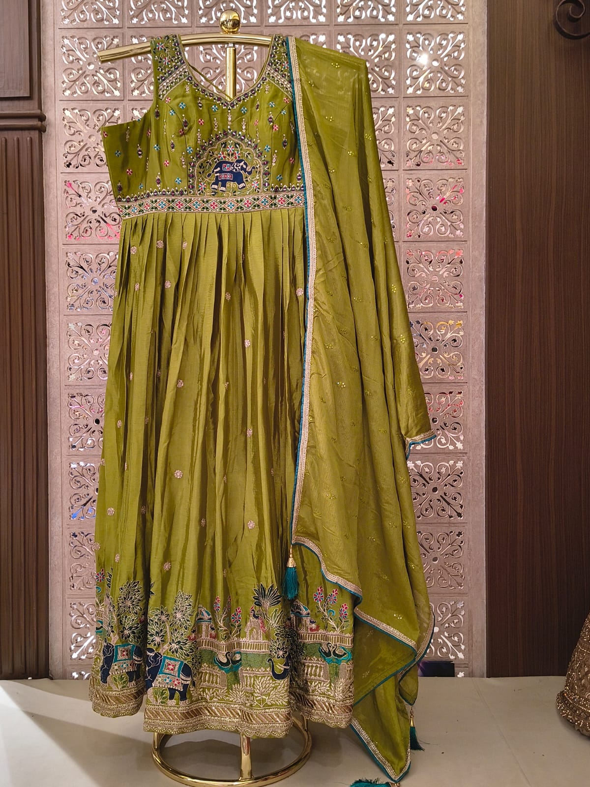 FUNCTIONAL FESTIVE OCCASSION PARTY WEAR GOWN