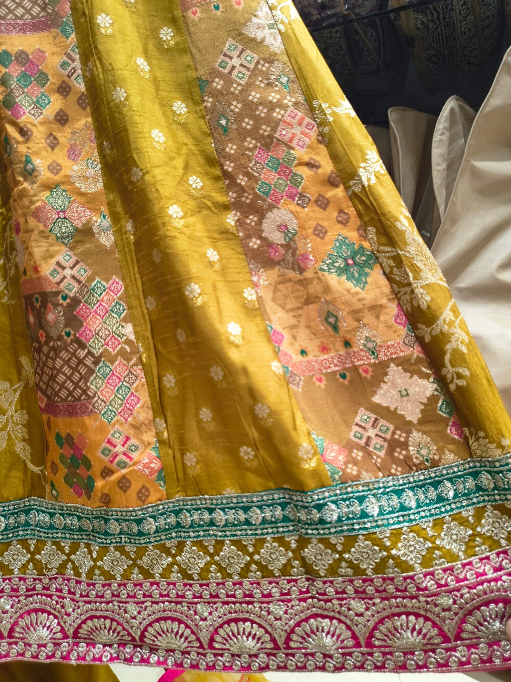HALDI,MEHENDI FUNCTIONAL FESTIVE OCCASSION