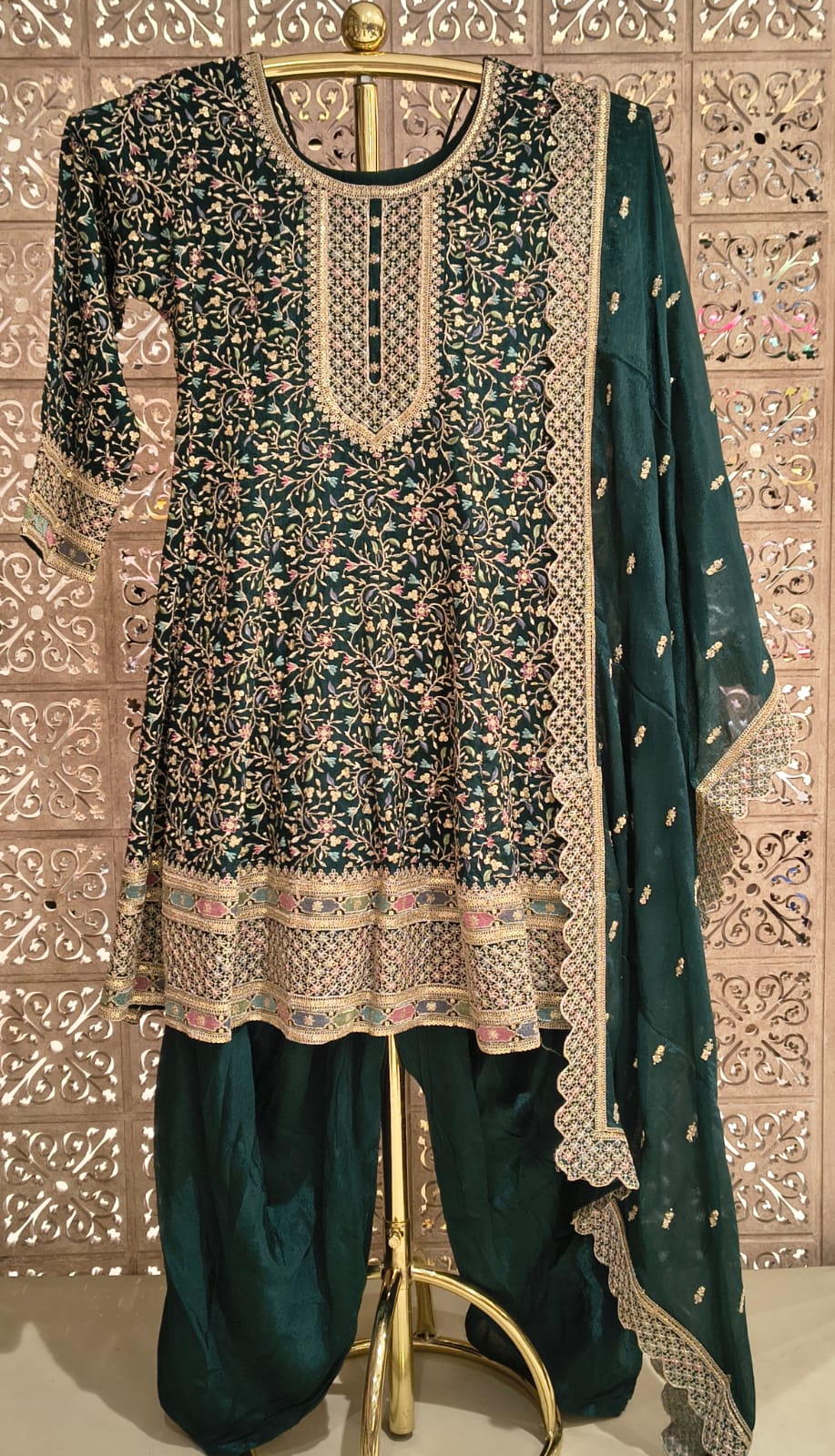 FESTIVE OCCASSION PARTY WEAR OUTFIT