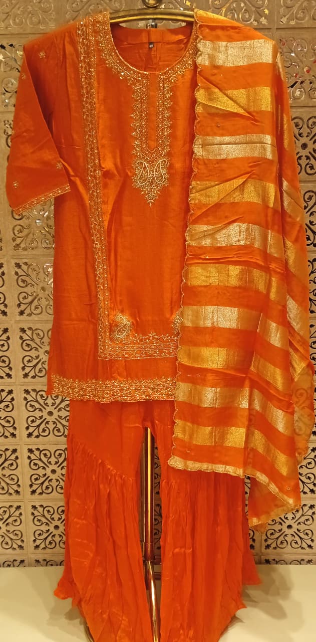 FUNCTIONAL FESTIVE OCCASSION PARTY WEAR OUTFIT