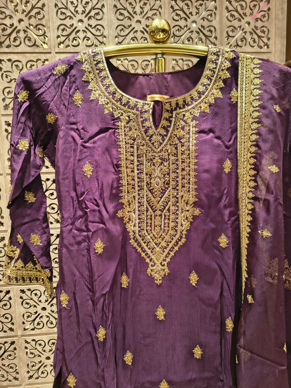 FUNCTIONAL FESTIVE OCCASSION PARTY WEAR OUTFIT