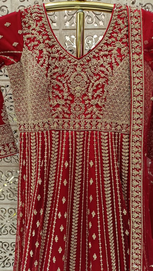 WEDDING,RECEPTION FNCTIONAL PARTY WEAR GOWN