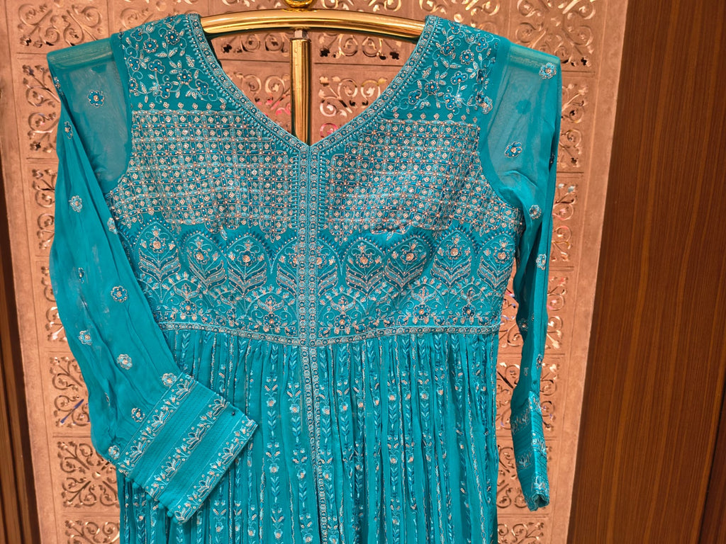 FUNCTIONAL FESTIVE OCCASSION PARTY WEAR OUTFIT
