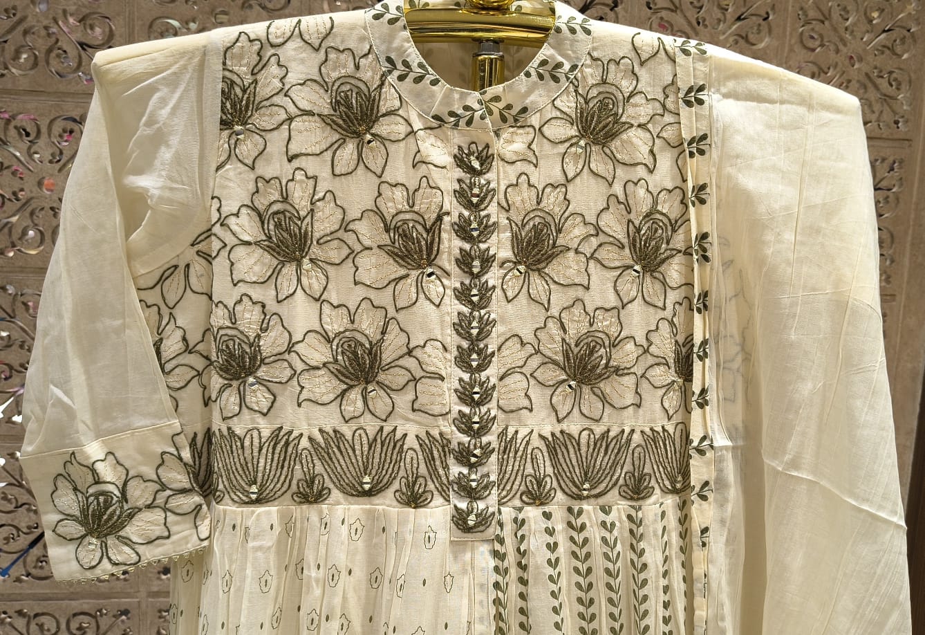 FLOOR LENGTH GOWN STYLE OUTFIT