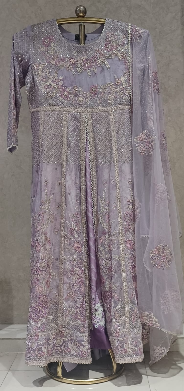 PAKISTANI PARTY WEAR OUTFIT