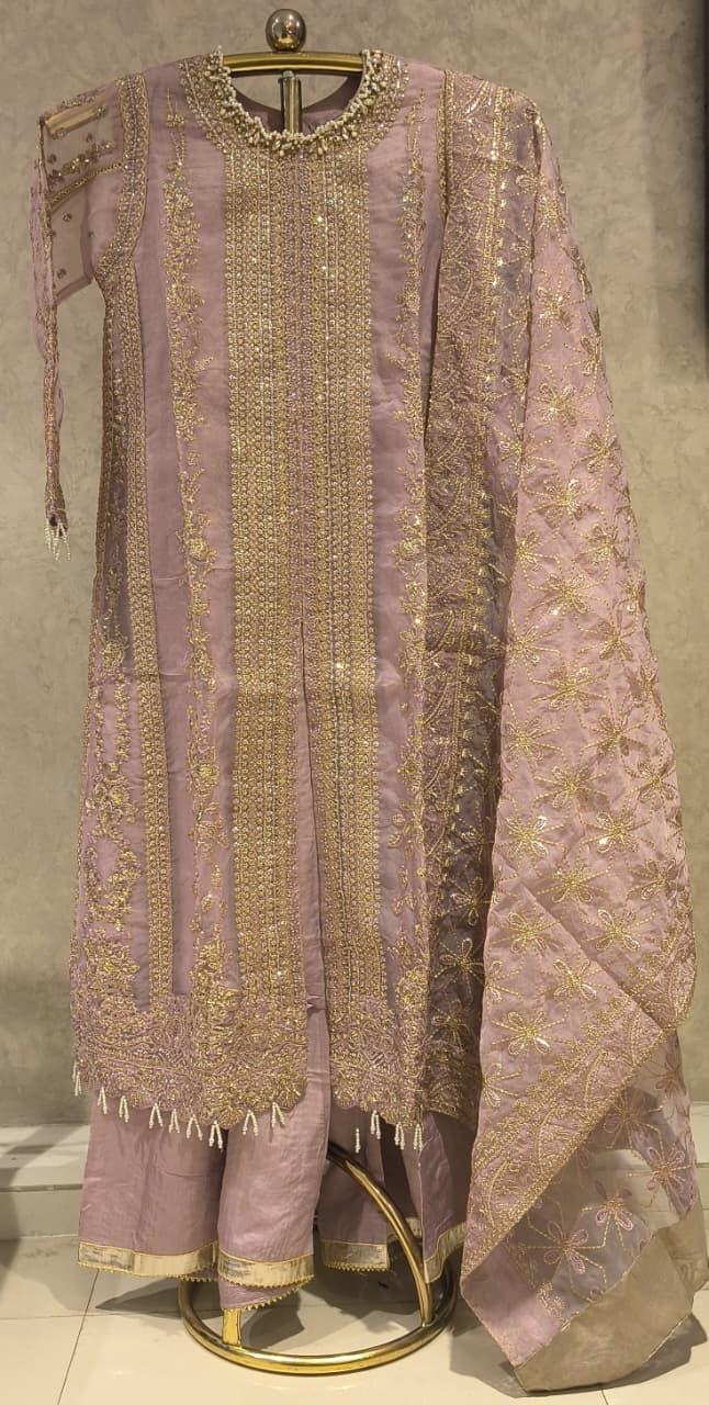 PAKISTANI PARTY WEAR OUTFIT