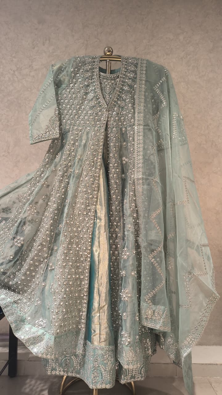 PAKISTANI PARTY WEAR OUTFIT