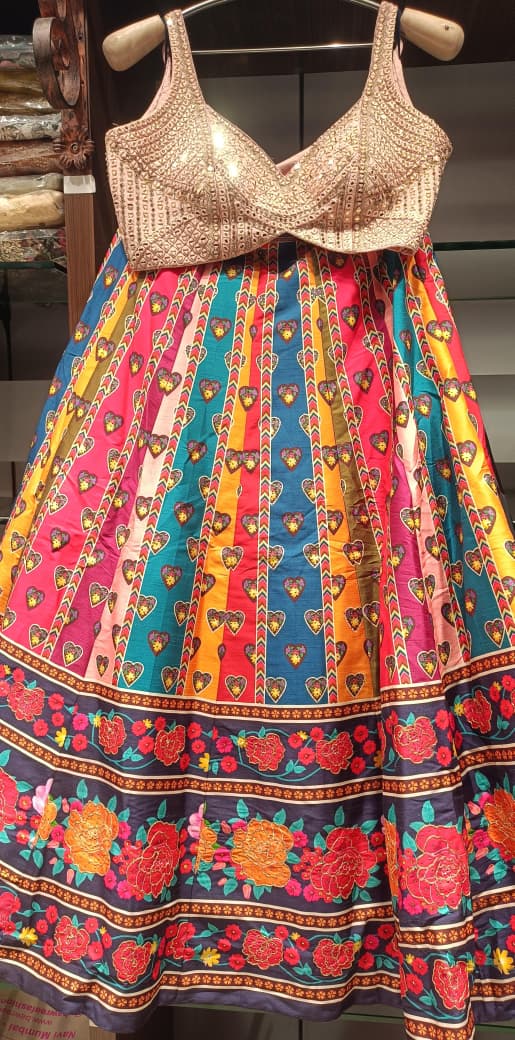 HALDI,MEHENDI,RECEPTION,FUNCTIONAL PARTY WEAR DESIGNER LEHENGA