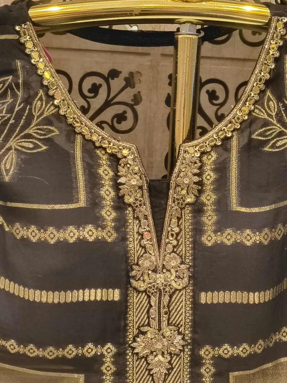 PARTY WEAR  FESTIVE OCCASSION OUTFIT
