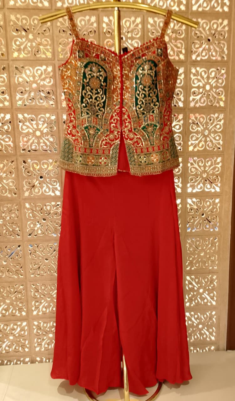 DESINGNER FESTIVE OCCASSION PARTY WEAR OUTFIT
