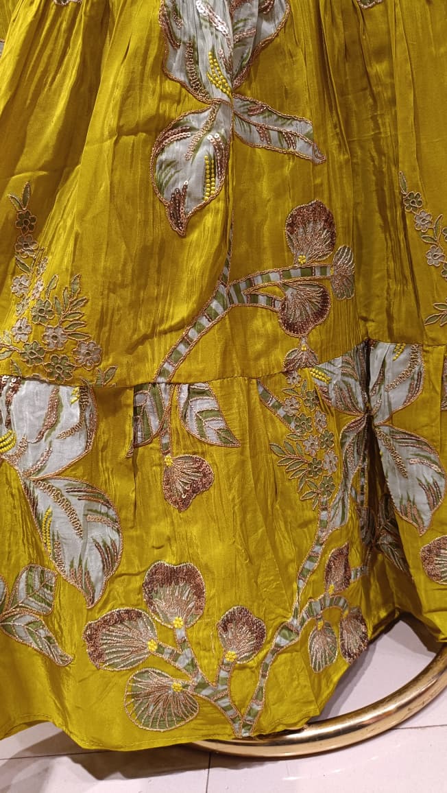 INDO-WESTERN MEHENDI HALDI FUNCTIONAL PARTY WEAR OUTFIT
