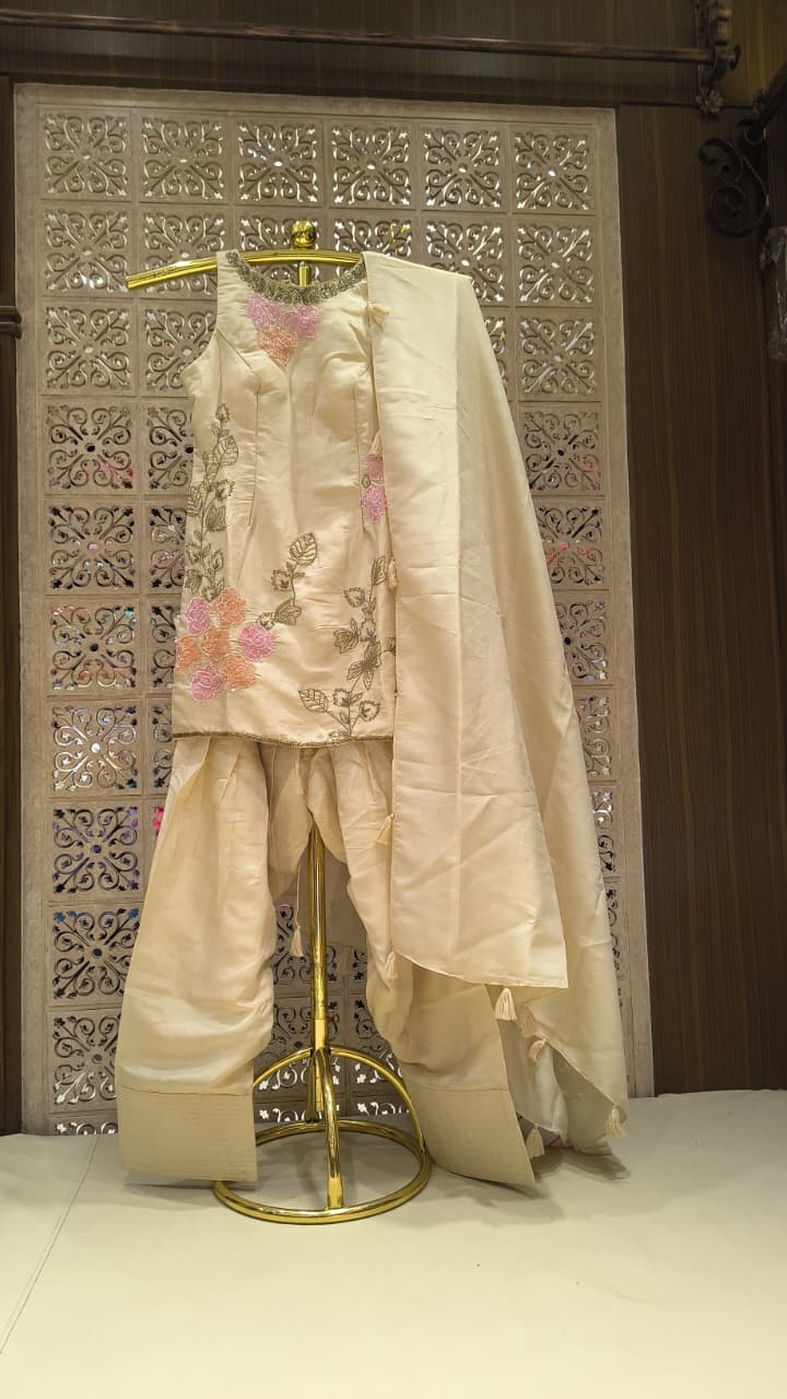 FARSI LOOK PARTY WEAR OUTFIT