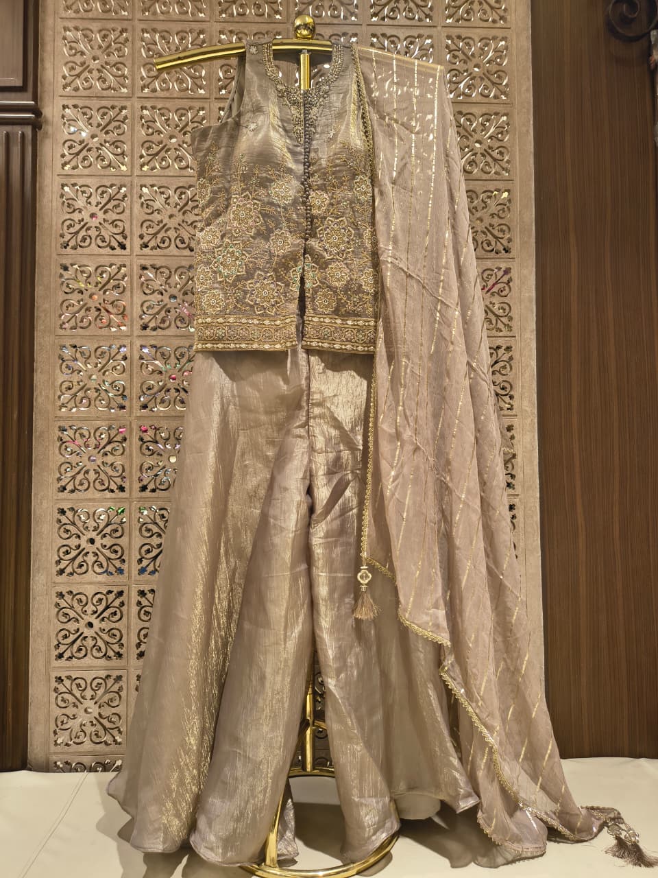 INDO-WESTERN FESTIVE OCCASSION PARTY WEAR OUTFIT