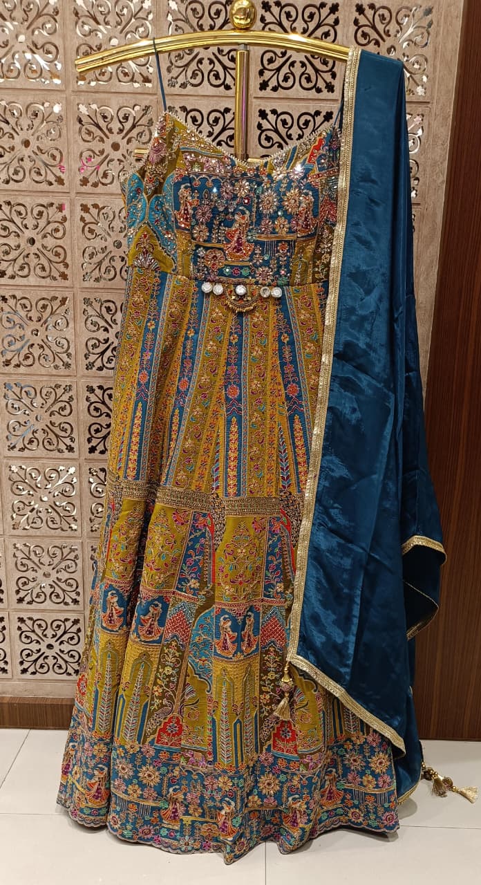 FESTIVE OCCASSION PARTY WEAR GOWN