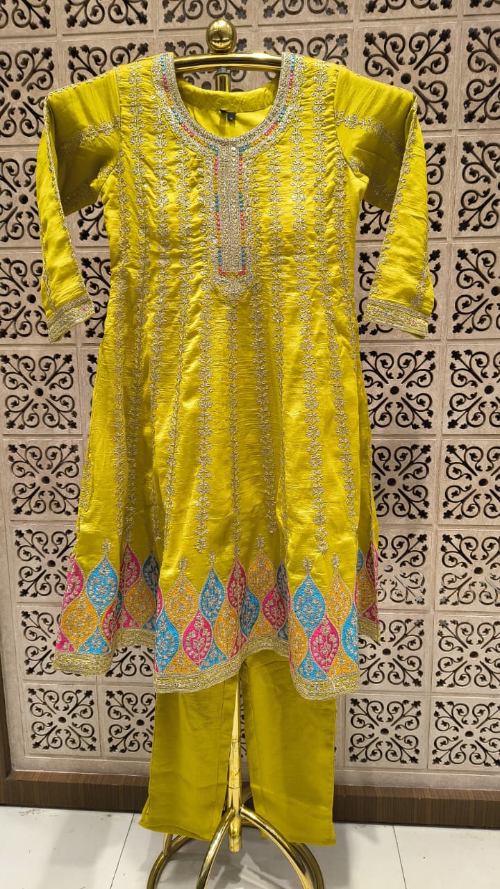 HALDI,MEHENDI FESTIVE LOOK PARTY WEAR OUTFIT