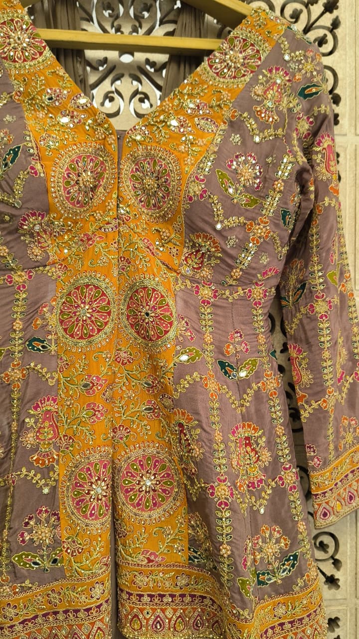 HALDI,MEHENDI FESTIVE FUNCTIONAL PARTY WEAR OUTFIT