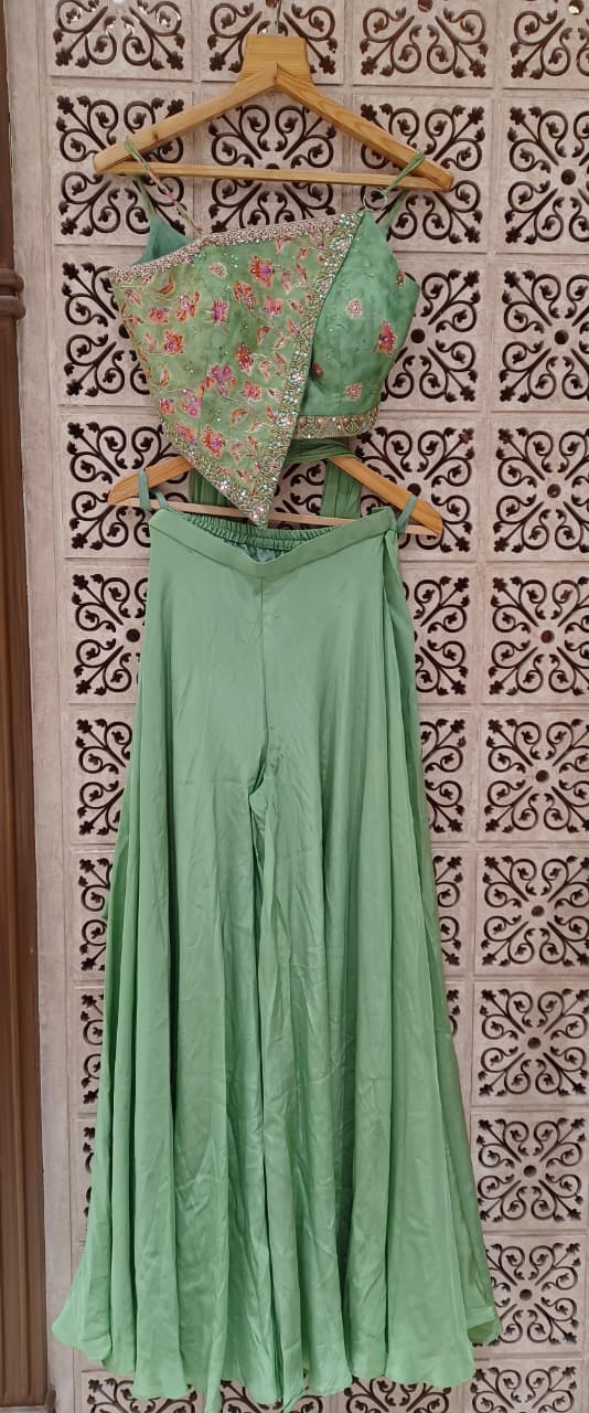 INDO-WESTERN FESTIVE FUNCTIONAL PARTY WEAR OUTFIT
