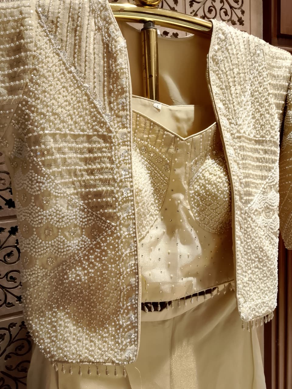 FESTIVE OCCASSION FUNCTIONAL PARTY WEAR OUTFIT