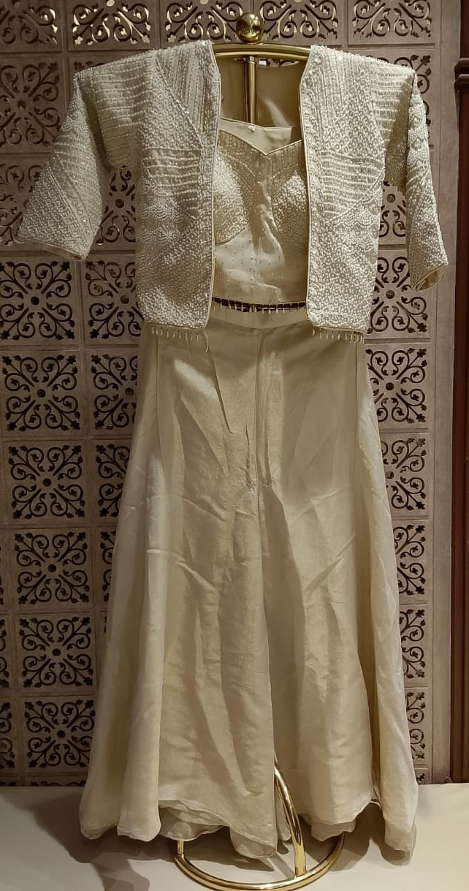 FESTIVE OCCASSION FUNCTIONAL PARTY WEAR OUTFIT