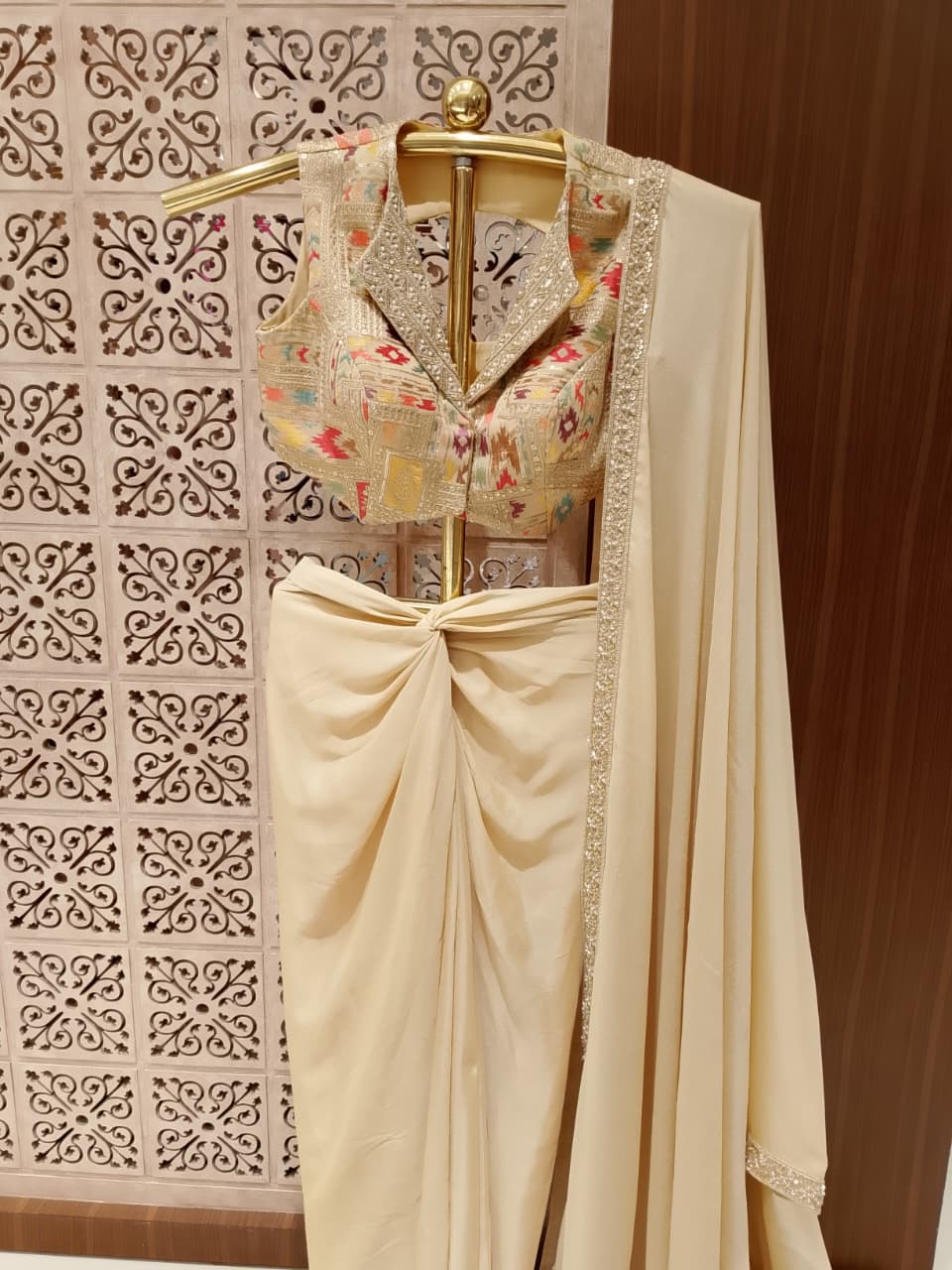 FESTIVE OCCASSION FUNCTIONAL PARTY WEAR OUTFIT
