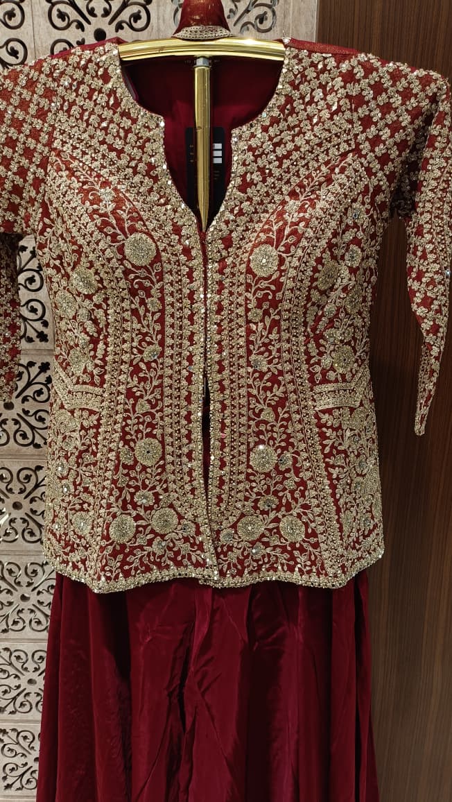 MEHENDI,HALDI FESTIVE FUNCTIONAL PARTY WEAR OUTFIT