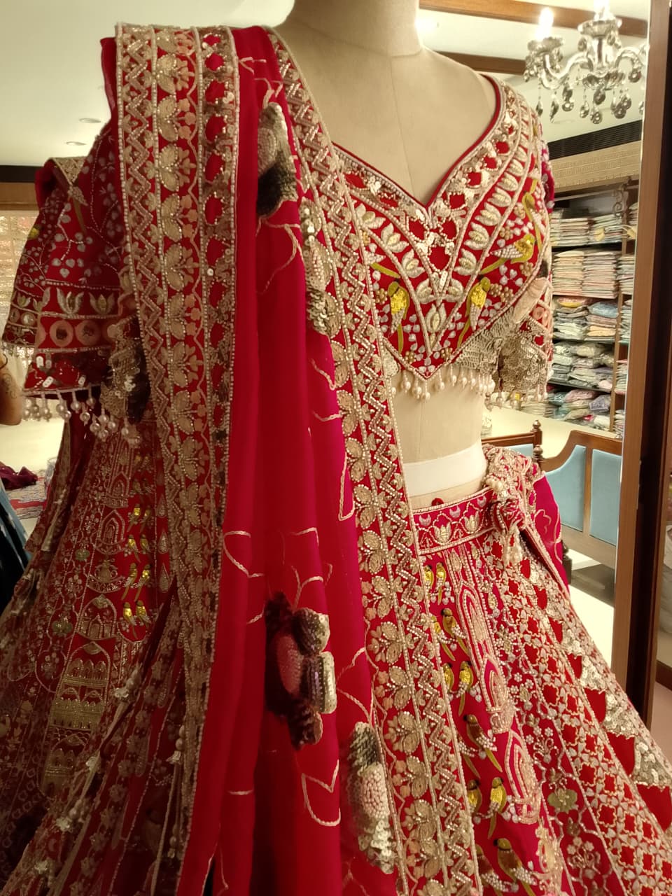WEDDING,RECEPTION FUNCTIONAL BRIDAL LEHENGA CHOLI