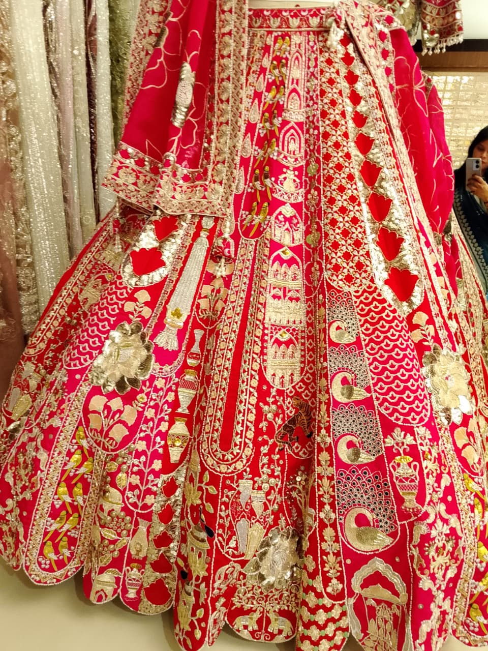 WEDDING,RECEPTION FUNCTIONAL BRIDAL LEHENGA CHOLI