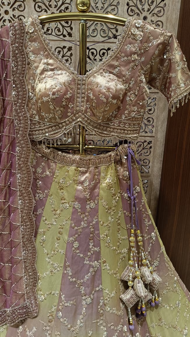 WEDDING,ENGAGEMENT,RECEPTION FUNCTIONAL BRIDAL LEHENGA CHOLI