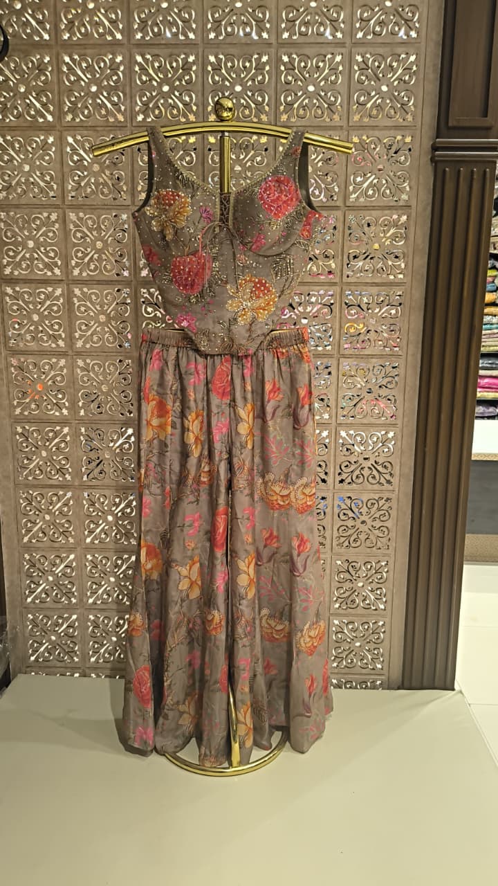 INDO-WESTERN OCCASSION PARTY WEAR LOOK
