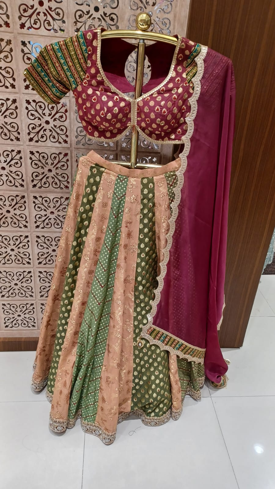MEHENDI,HALDI,FESTIVE FUNCTIONAL PARTY WEAR LEHENGA CHOLI