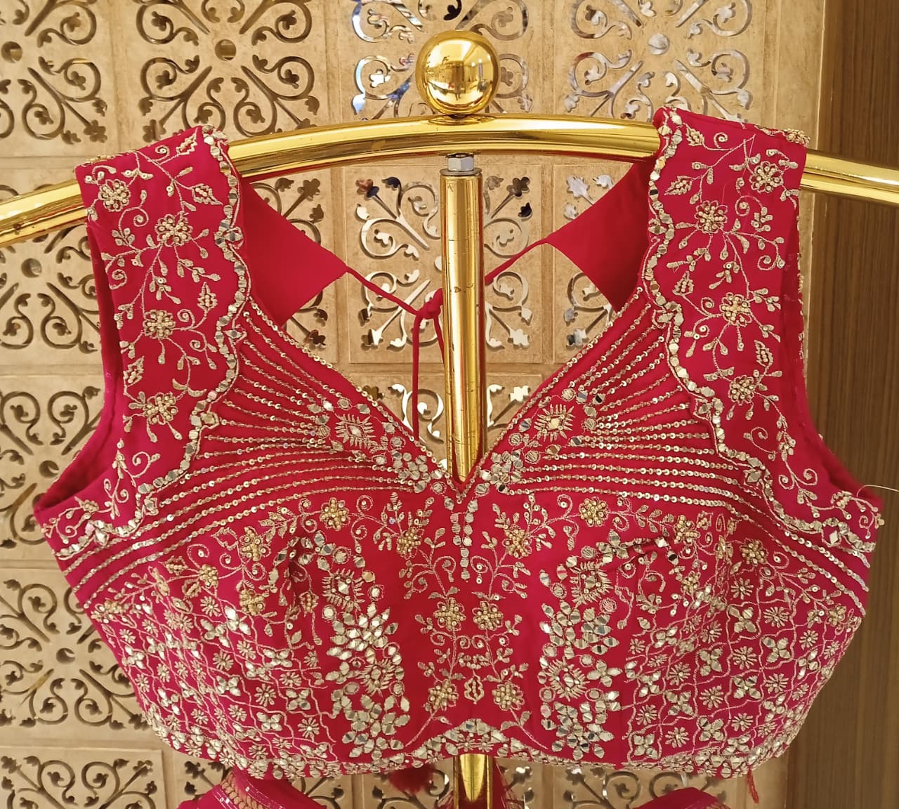 Wedding functions, Sangeet nights, festive galas, and Mehendi celebrations.