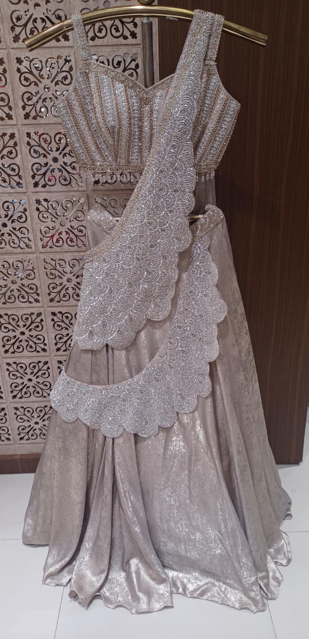 Evening cocktail parties, black-tie weddings, reception ceremonies, and upscale festive celebrations