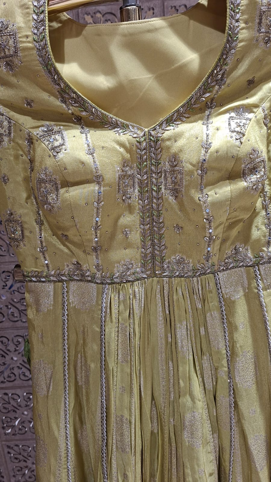 Weddings, festive celebrations, pujas, mehendi, Eid and traditional occasions