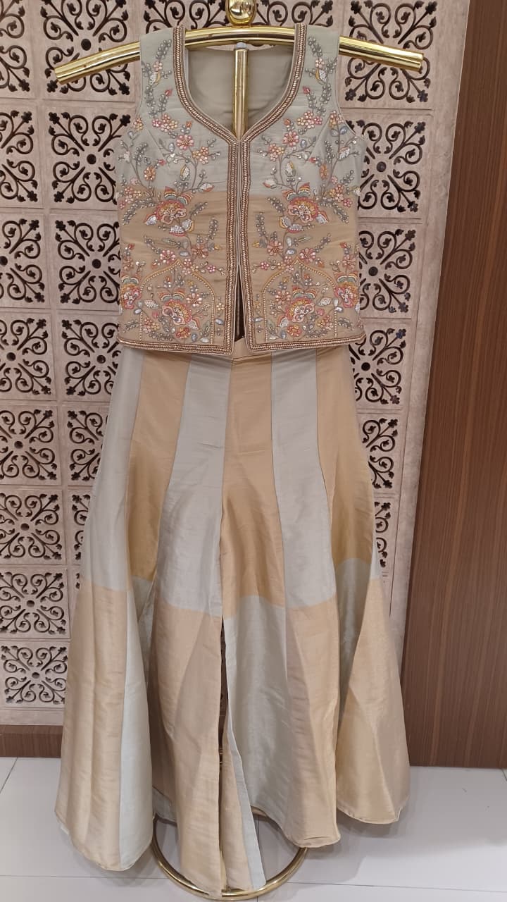 Festive celebrations, mehendi, daytime weddings, pujas and special occasions