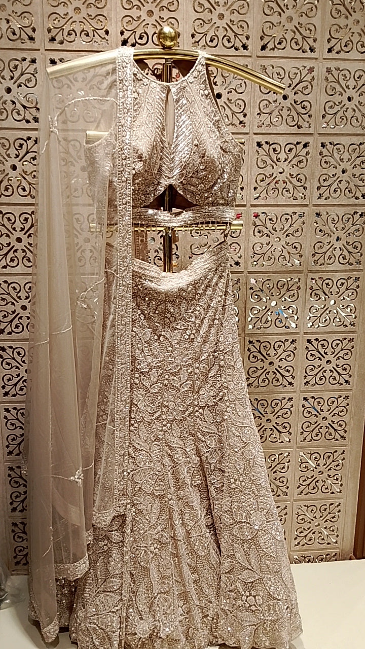Bridal celebrations, engagement ceremonies, receptions, sangeet nights, wedding festivities, and grand festive occasions.