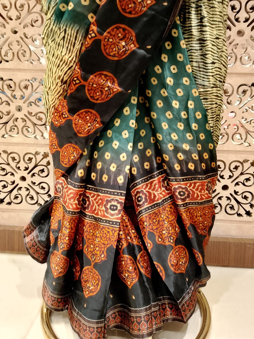 Weddings, receptions, sangeet ceremonies, cocktail parties, festive celebrations, and evening events.