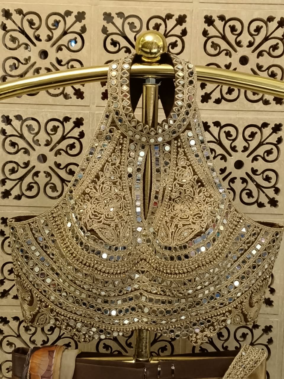 Cocktail evenings, Sangeet nights, destination wedding celebrations, reception galas, and upscale soirees