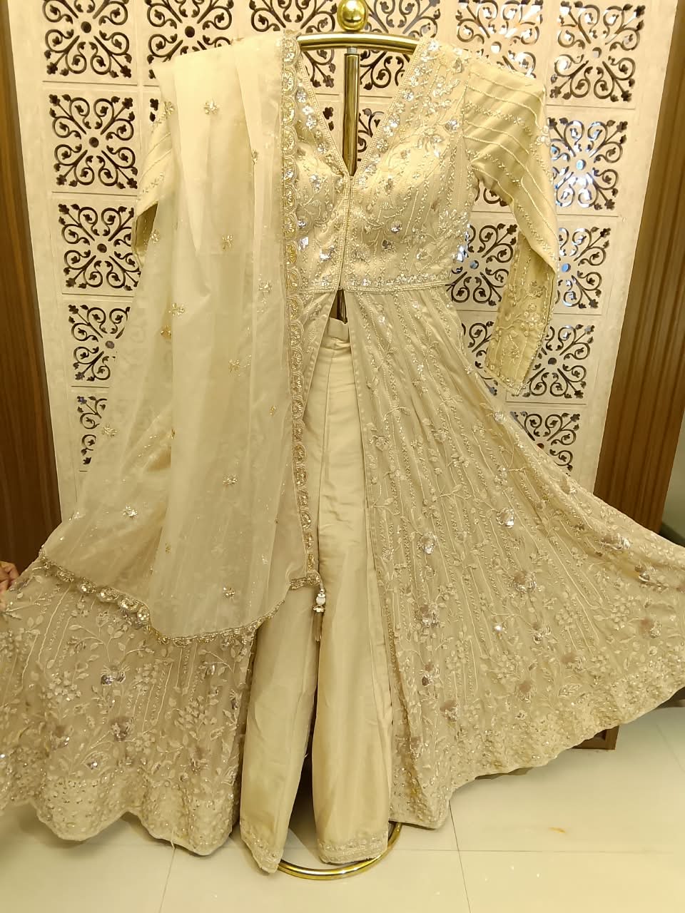 Traditional, festive soirées, sangeet nights, wedding receptions.
