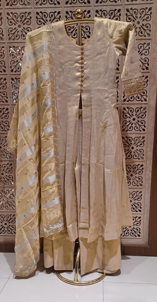 festive look ideal for Eid, Diwali, wedding guest styling, and formal celebrations.