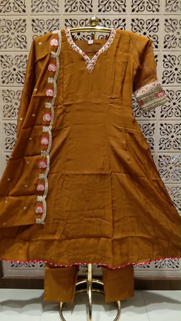 Mehendi Green Flared Mul Chanderi Anarkali Kurta and Pant Set.