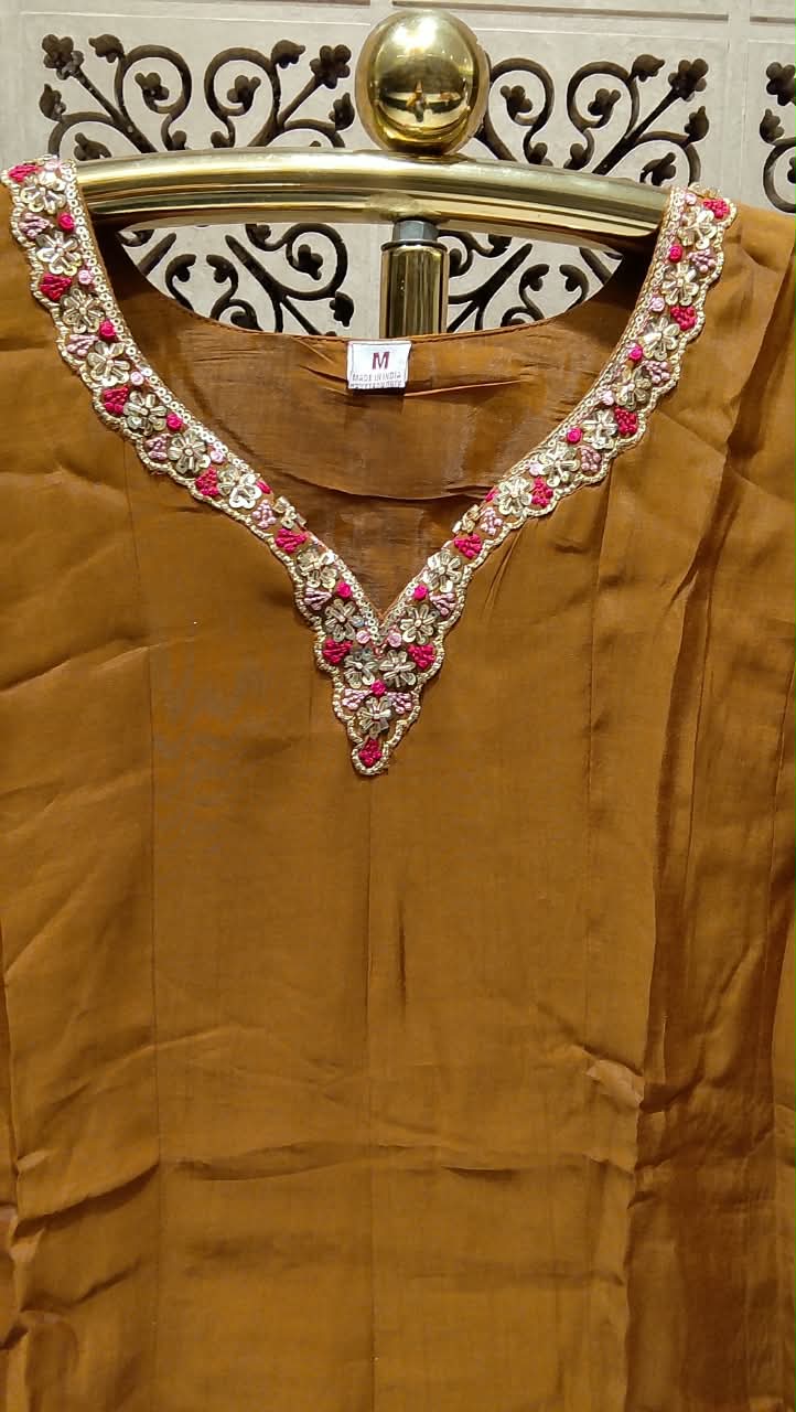 Mehendi Green Flared Mul Chanderi Anarkali Kurta and Pant Set.