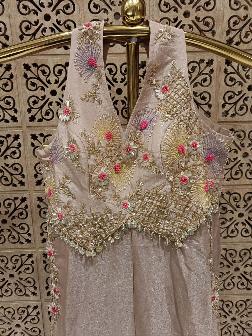Indo-Western jumpsuit .Perfect for pool parties, mehendi functions, destination weddings, or festive luncheons.