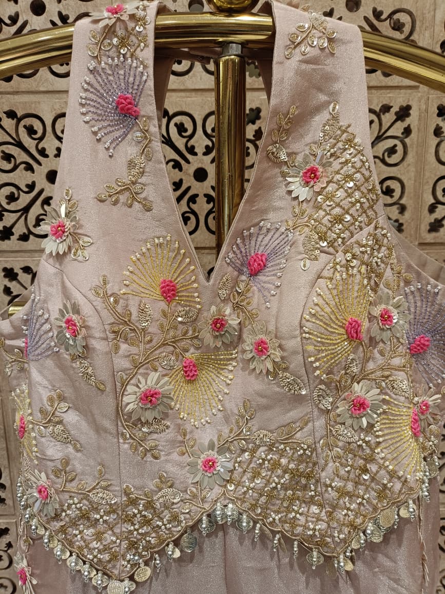 Indo-Western jumpsuit .Perfect for pool parties, mehendi functions, destination weddings, or festive luncheons.