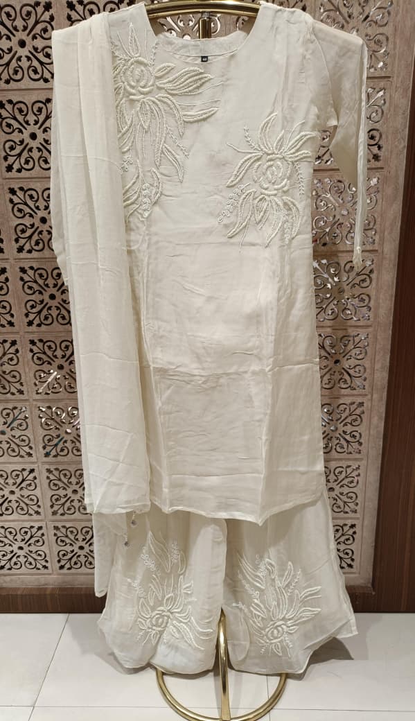 Off-White Mul Chanderi Kurta Palazzo Set with Bold Floral Appliqué