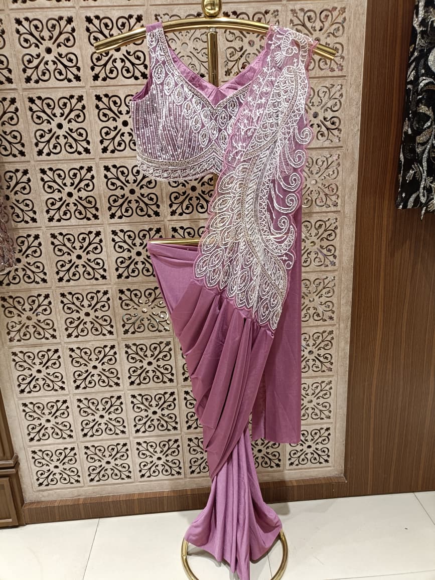Mauve Satin Ready-to-Wear Saree with Scalloped Cutwork Pallu .