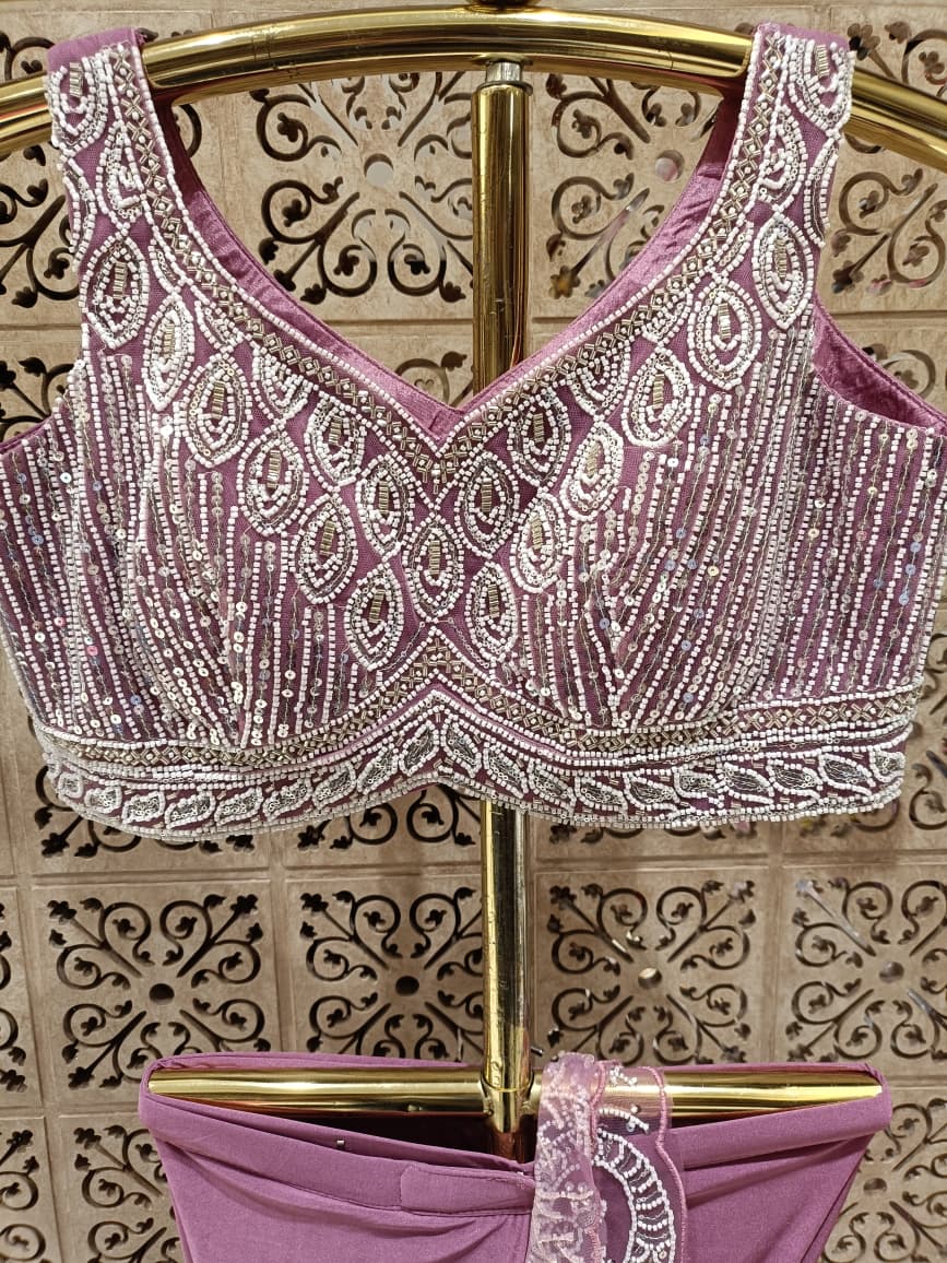 Mauve Satin Ready-to-Wear Saree with Scalloped Cutwork Pallu .