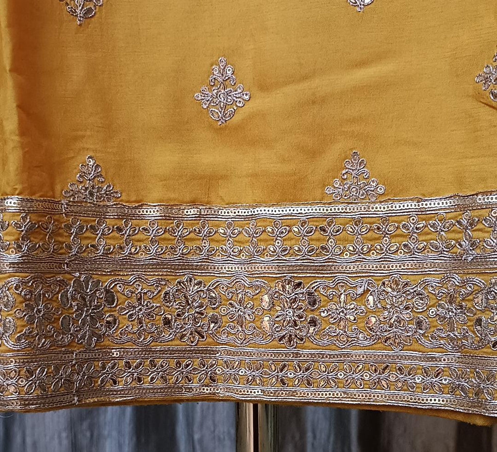 HALDI AND MEHANDI FUNCTION WEAR STRAIGHT CUT SUIT