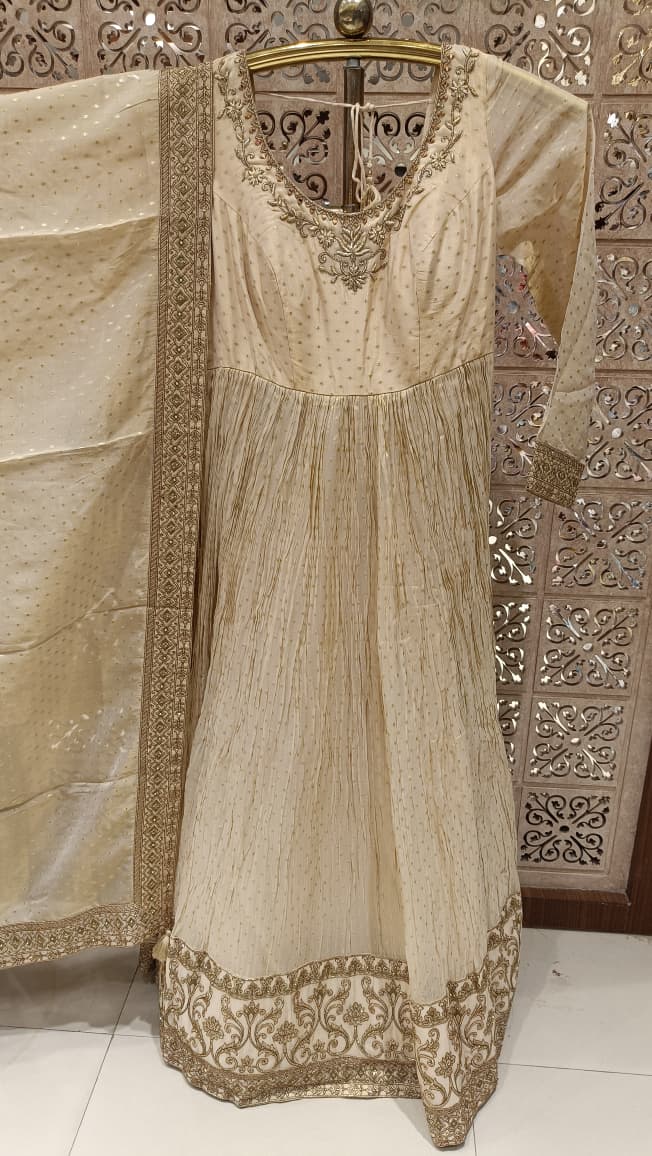 FESTIVE FUNCTIONAL OCCASSION PARTY WEAR OUTFIT