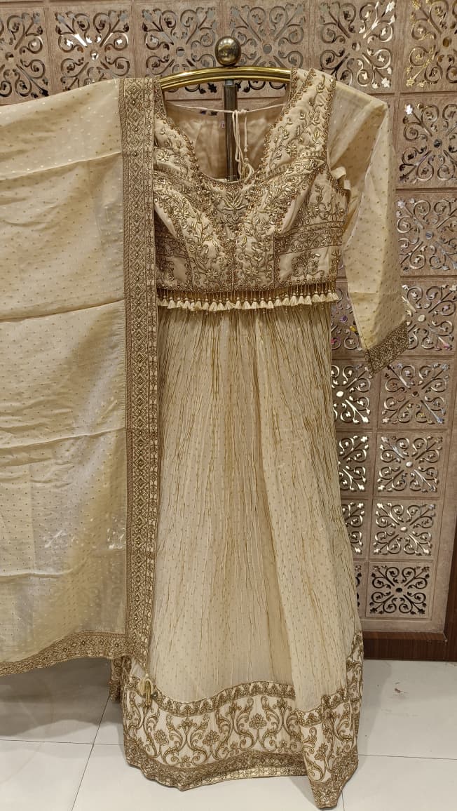 FESTIVE FUNCTIONAL OCCASSION PARTY WEAR OUTFIT